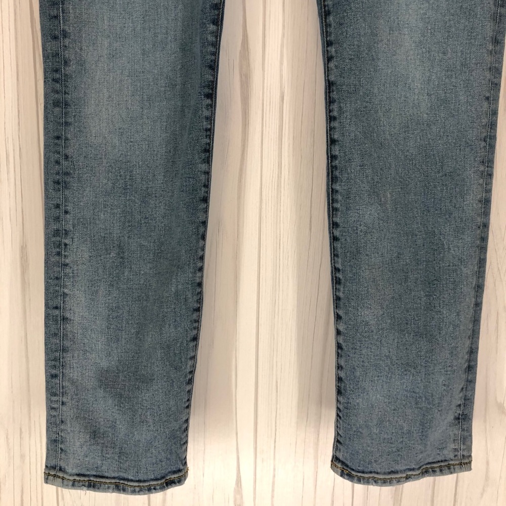 GAP Jeans | Athletic Fit Straight Leg | 32x34 - Picture 4 of 13